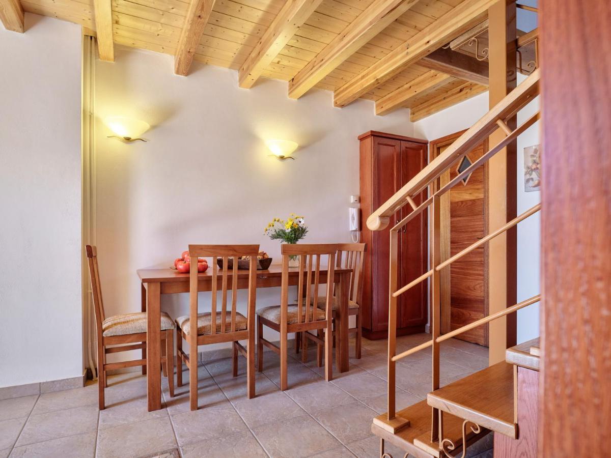 Petreas Castle Villa Кардамили Екстериор снимка