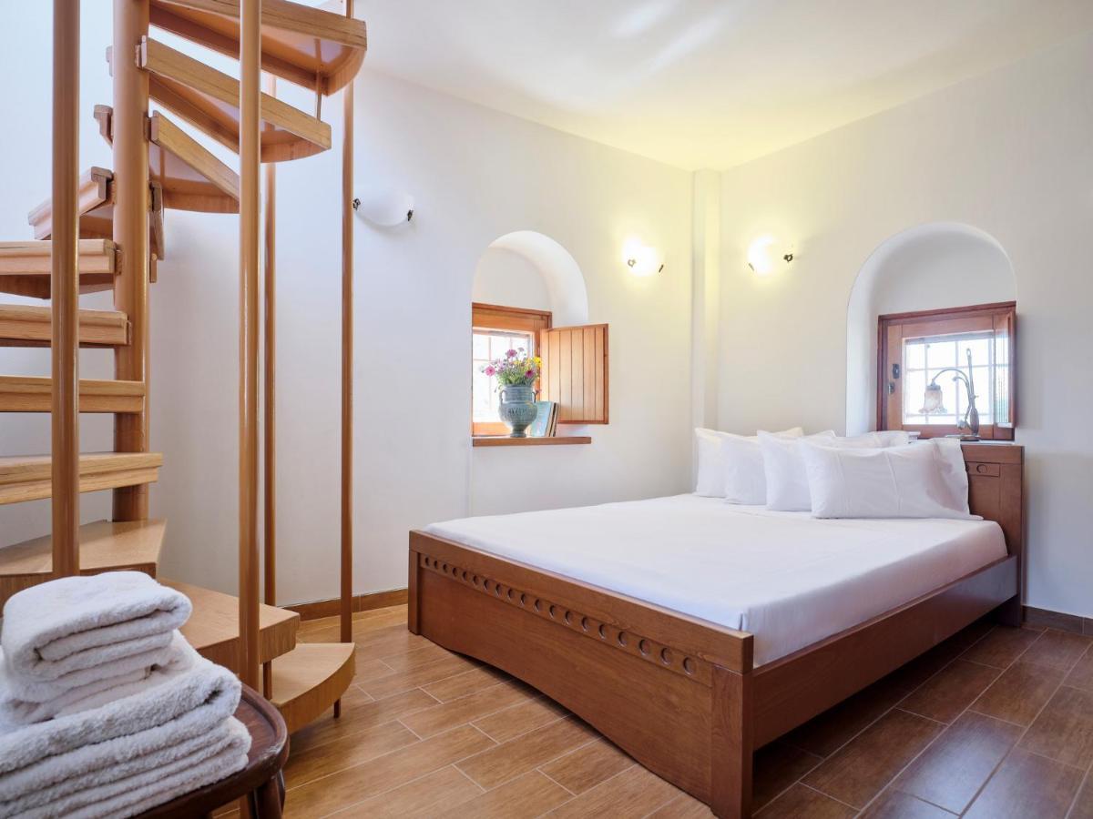 Petreas Castle Villa Кардамили Екстериор снимка