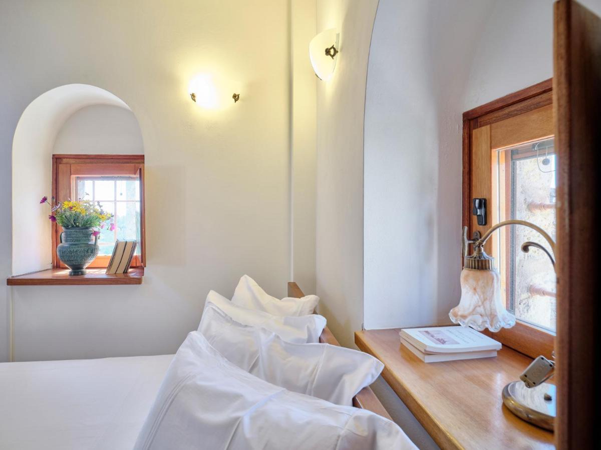 Petreas Castle Villa Кардамили Екстериор снимка