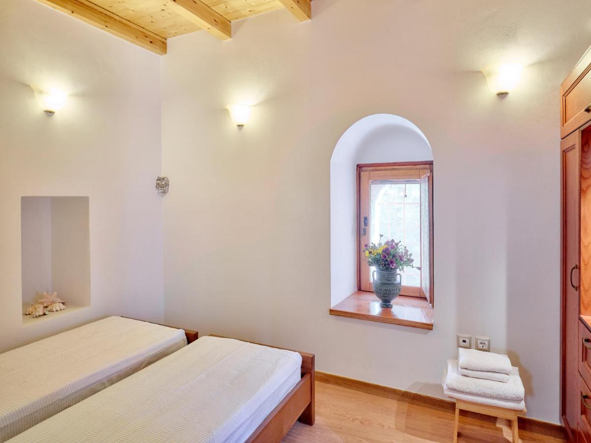 Petreas Castle Villa Кардамили Екстериор снимка